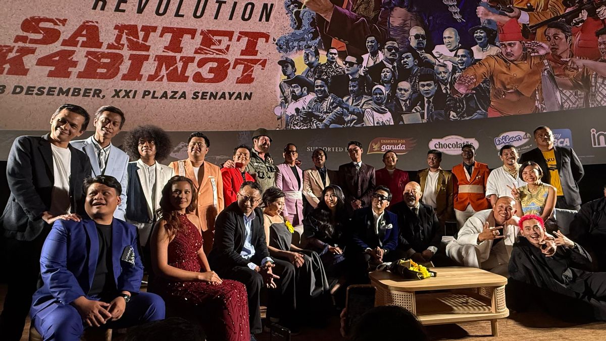 مخرج "ثورة الكوميكس 8: سانتيت كابينيت" ينتقد المجتمع