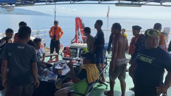 Ship Contains 20 Fishermen Drowning In Banggai, Central Sulawesi, Basarnas Deploys Ships For Evacuation