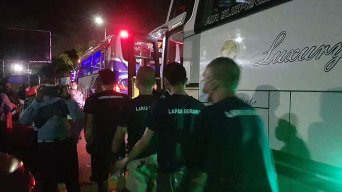 Kemenkumham Pindahkan 55 Narapidana Narkotika ke Lapas Nusakambangan, Dilakukan Dini Hari dan Dikawal Brimob 