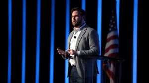 Wapres Vance Sebut AS Pertimbangkan Rudal Tomahawk untuk Ukraina