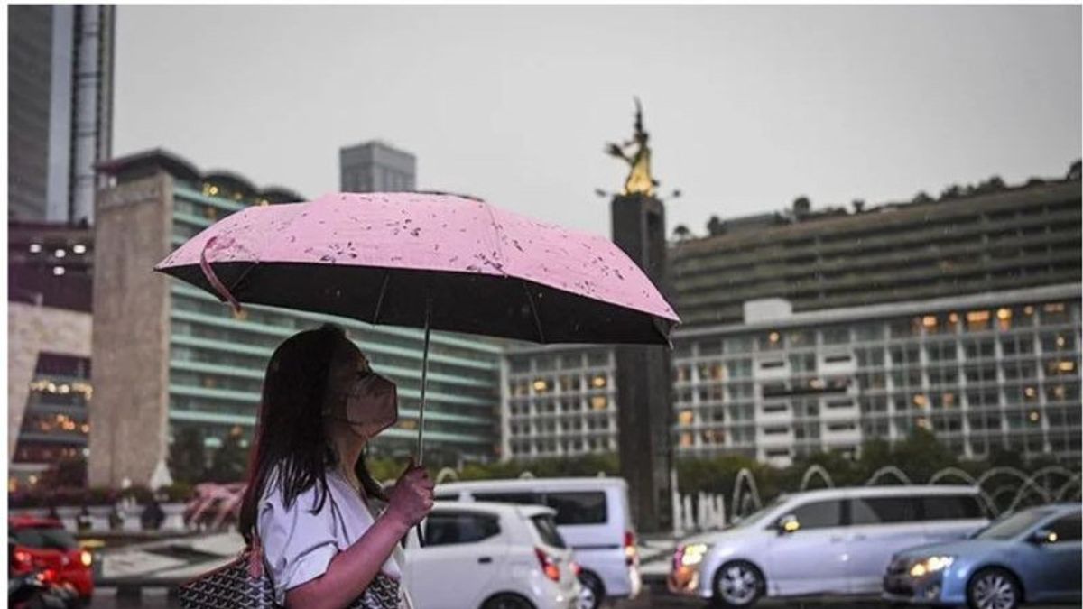BMKG Peringatkan Potensi Hujan dan Angin Kencang di Jakbar, Jaksel dan Jaktim pada Sore Hari 