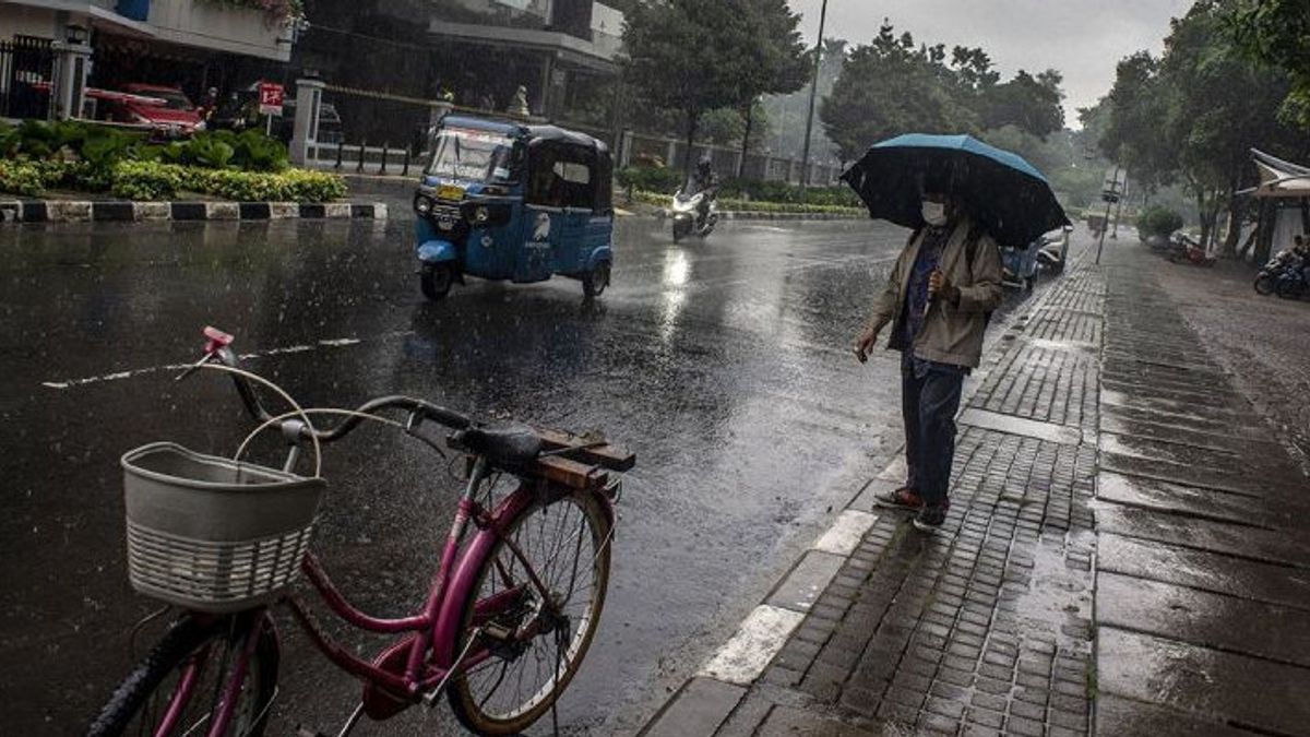 Waspada Banjir Longsor, Hujan Masih Dominasi Cuaca di Wilayah Indonesia Hari Ini