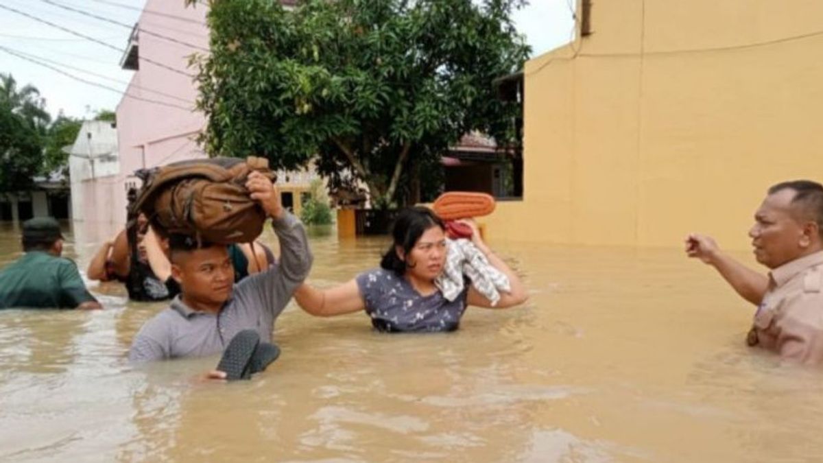 Thousands of houses in North Labuhanbatu, North Sumatra, were flooded