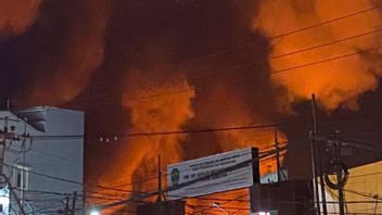 大火烧毁了三马林达的7所房屋,4名消防志愿者受伤