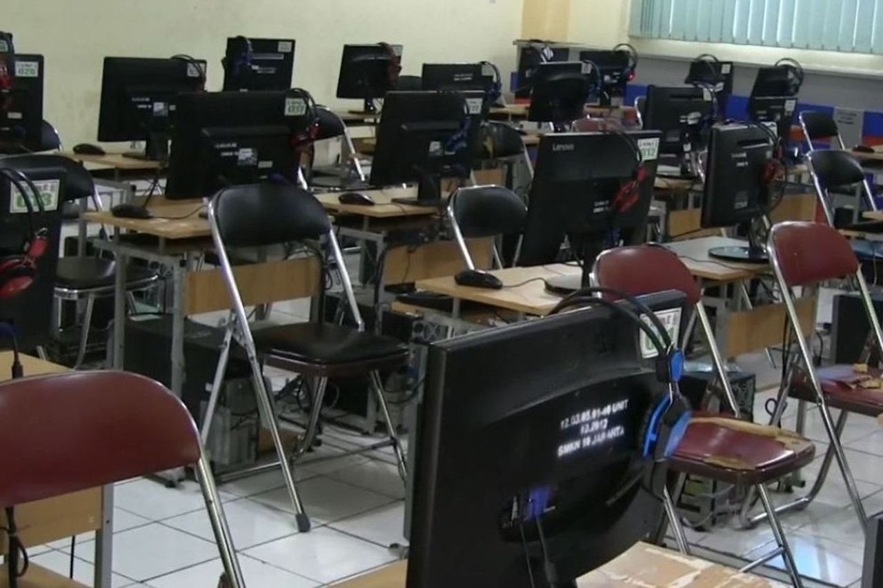 8 教師と生徒がCOVID-19,SMPN 8マカッサルセトップPTMにさらされた