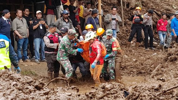 Operasi SAR Evakuasi Korban Longsor di Karo, 10 Warga Meninggal Dunia  