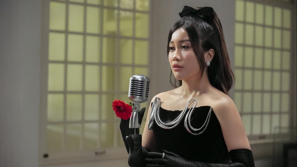 Awdella Suarakan Luka Mereka yang Terjebak dalam Toxic Relationship di Single <i>Aku Juga Manusia</i>
