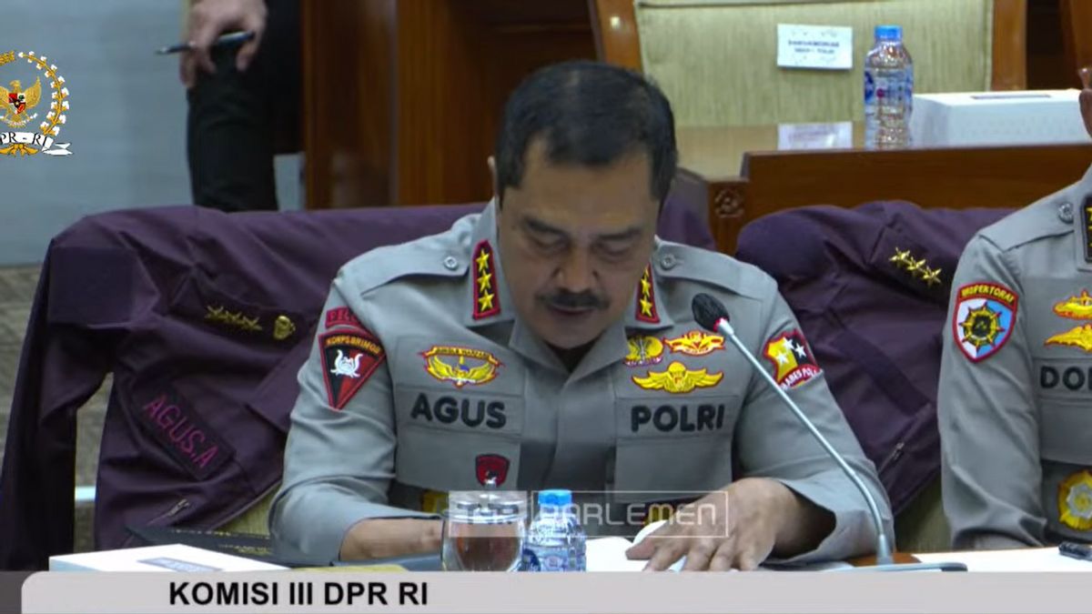 جاكرتا - تطلب الشرطة الوطنية زيادة سقف ميزانية قدره 60 تريليون روبية إندونيسية لبناء مركز الشرطة