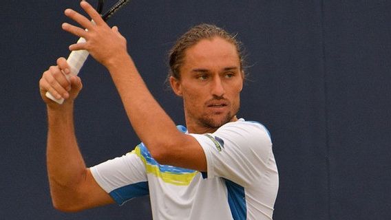 Le joueur de tennis ukrainien Dgyopolov s’arrêterait pour tirer des armes