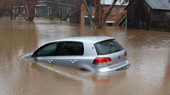 Car Strikes Due To Flood: Here Are Some Components That Must Be Checked Immediately