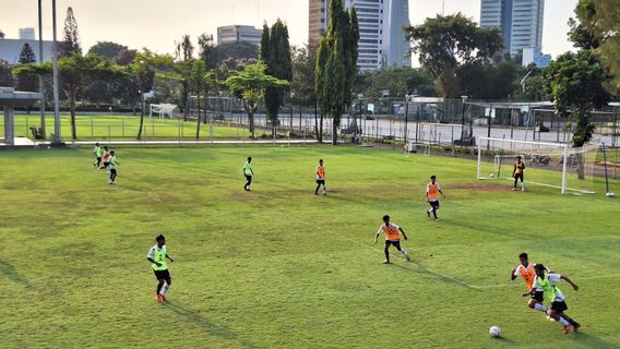 نوفا أريانتو تتوافق مع طريقة شين تاي يونغ للتدريب في المنتخب الوطني الإندونيسي تحت 16 عاما