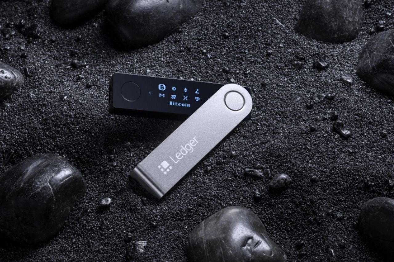 Kenalkan Ledger Nano, Tempat Penyimpanan Aset Kripto yang Aman dan Bisa  Dibawa ke Mana Saja