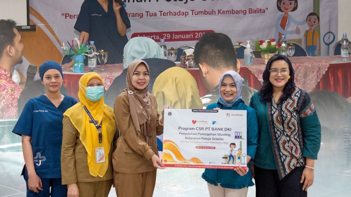 جاكرتا - تحقيق التنمية المستدامة باستمرار من خلال TJSL ، حصل بنك DKI على جائزة إندونيسيا لأفضل مسؤولية اجتماعية للشركات لعام 2024