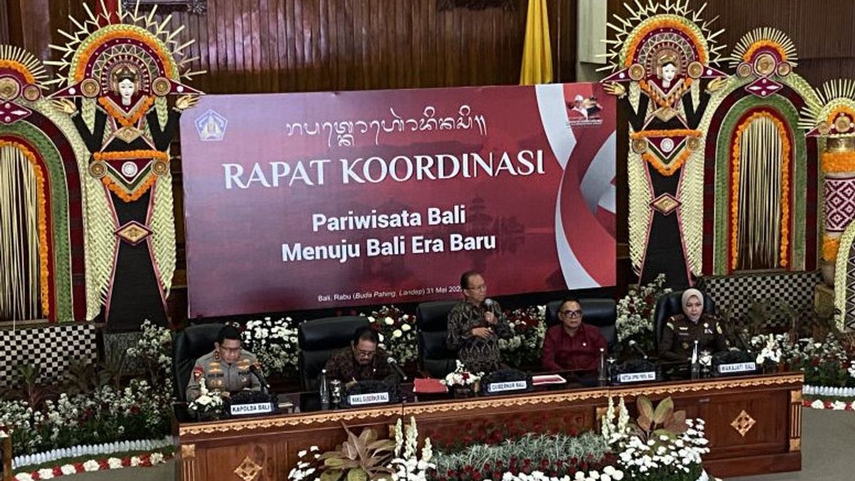 Bali Governor Issues New Circular For Foreign Tourists: Polite Clothing Is Prohibited To Temple Except For Sembahyang