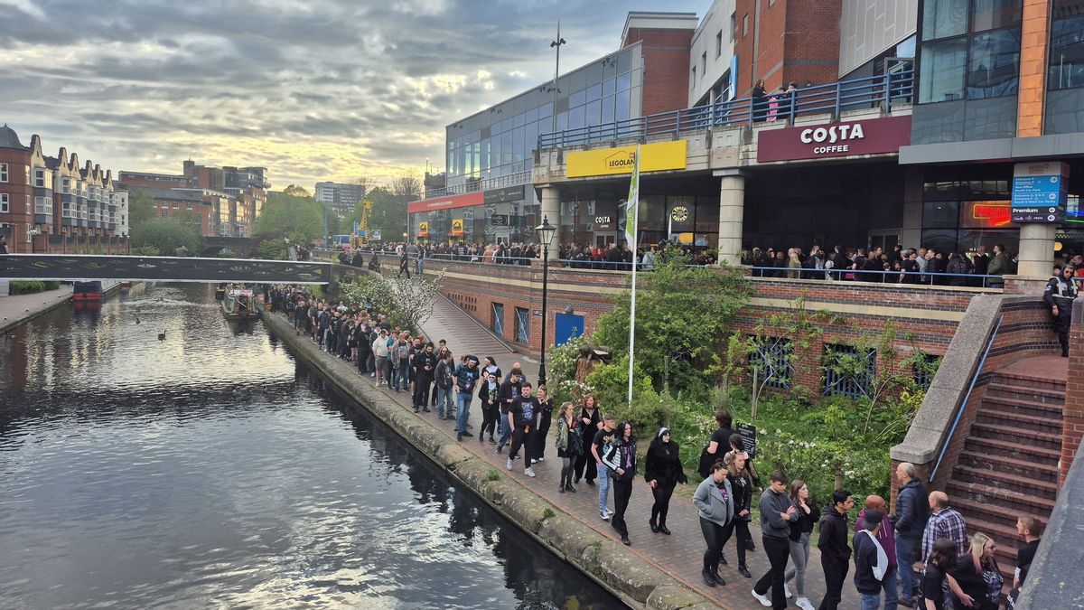 Ghost Bans Spectators From Playing Phones During Concerts In Birmingham
