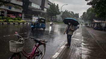  BMKGは、大都市の数で小雨を予測し、ジャカルタは明るく曇っています