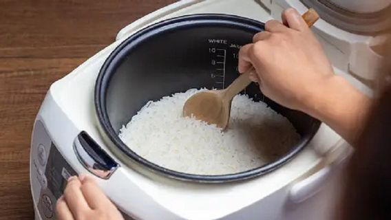 Program Bagi-bagi <i>Rice Cooker</i> Dianggap Tak Jelas, Komisi VII DPR minta Dirjen Gatrik Dicopot