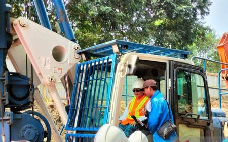 Pemkab Bekasi Perbaiki Jalan Pendekat ke Jembatan Cipamingkis