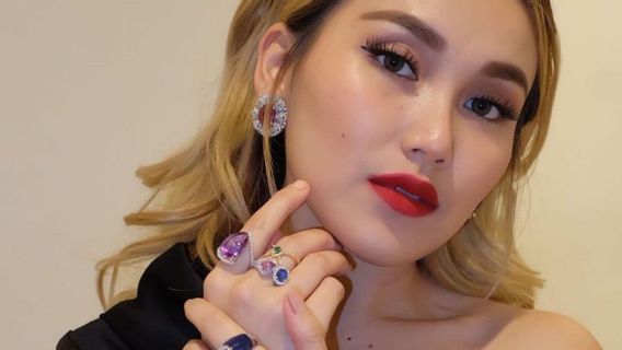 Sepakat Berdamai, Ayu Ting Ting Cabut Laporan Terhadap KD yang Hina Anaknya