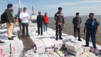 Kapal Bermuatan Arang Bakau Tanpa Dokumen Disergap TNI AL di Kepulauan Meranti