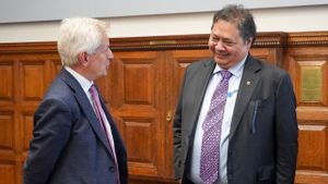 アイルランガ調整大臣、経済貿易協力について英国貿易大臣と会談