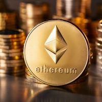 Saat Ethereum Menuju Rekor Baru, Dogecoin Justru Terjebak di Zona Sempit