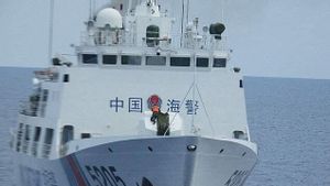 Penjaga Pantai Tiongkok Sengaja Senggol Kapal Filipina hingga Semprot Meriam Air di Laut China Selatan