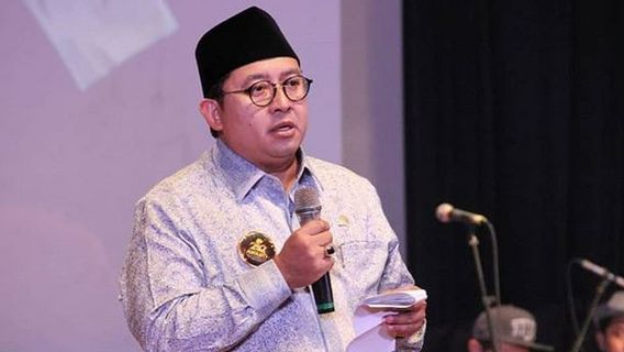 Pewawancara Beasiswa LPDP Sebut Mahasiswi Berhijab Manusia Gurun, Fadli Zon: LPDP dari Uang Rakyat <i>Kok</i> Islamofobia?