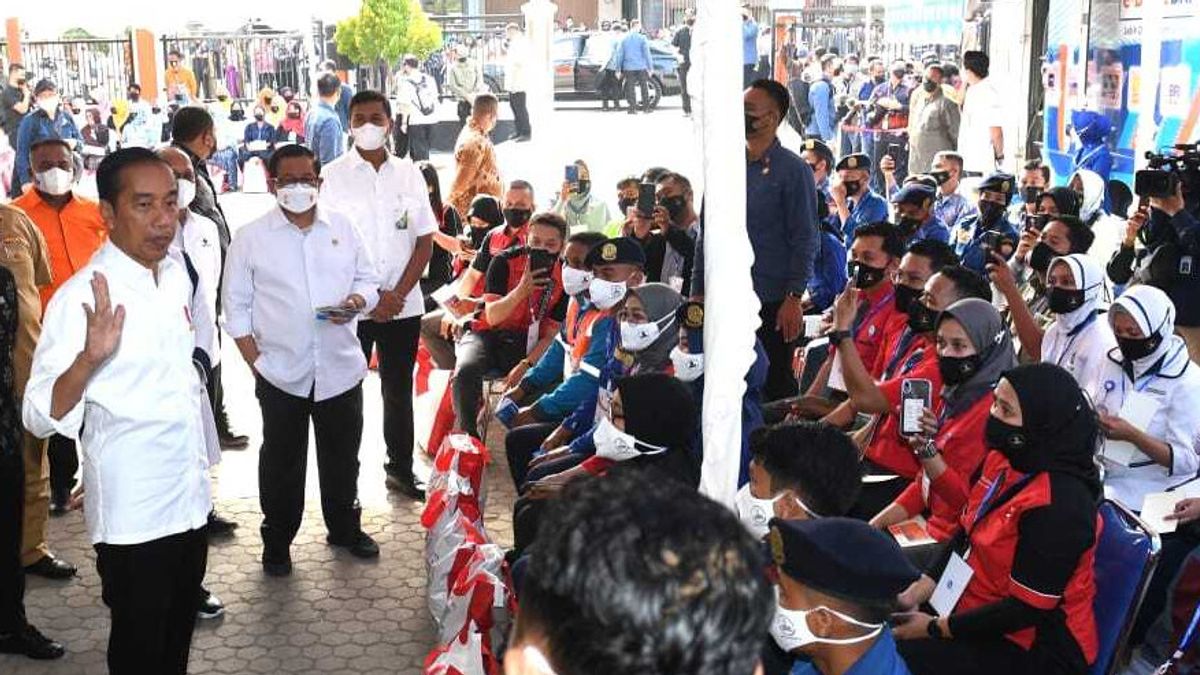 'Don't Buy Pulsa, Bajes', Jokowi's Messages For West Halmahera Residents Who Get Social Assistance