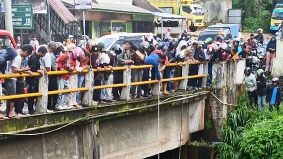 Not The First Time, Agam Residents Who ClosedSE Falls Free From A 10 Meter Bridge Have Ever Drinking Plant Toxic