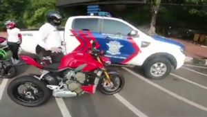 Moge Ducati Batal Ditilang karena Knalpot Bising Tapi Standar
