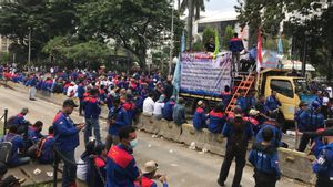 Demo Buruh Hari Ini: Sampaikan Empat Tuntutan, Ancam Demo Lebih Besar Jika Tidak Direspons Pemerintah-DPR