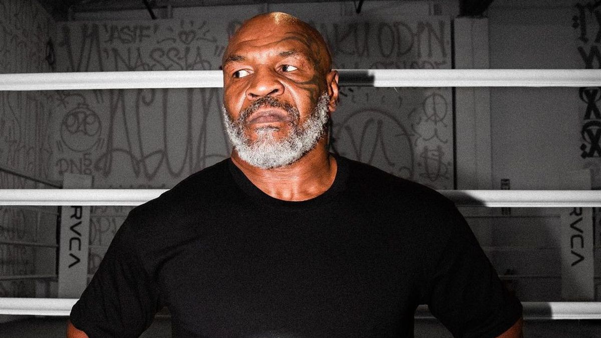 Mike Tyson's Condition Is Getting Worse, Sitting In A Wheelchair While Holding A Cane: Looking Fragile And Getting Older