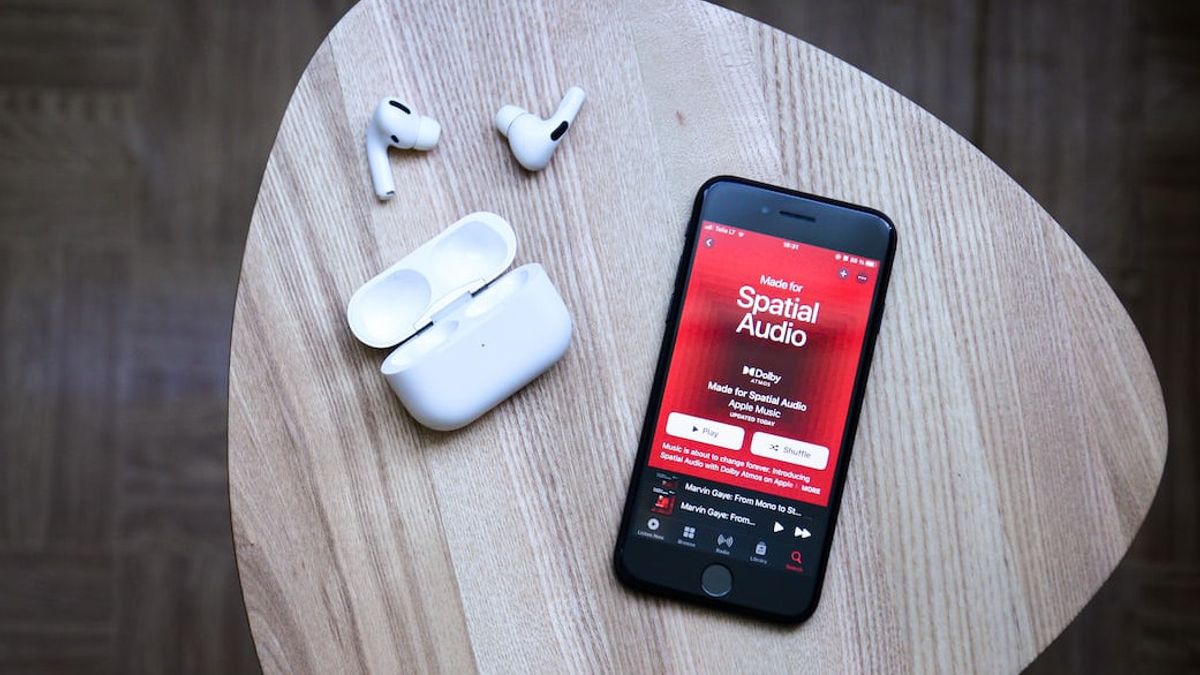 Appleはより良い音楽を聴くための空間オーディオ機能を提示します、ここでそれを有効にする方法があります