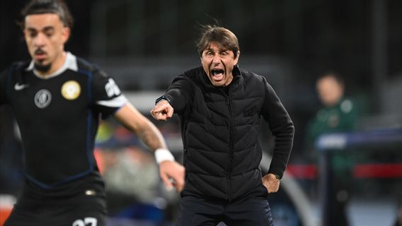 コンテ、ナポリを去り、イタリア代表チームを再び指揮する準備が整う