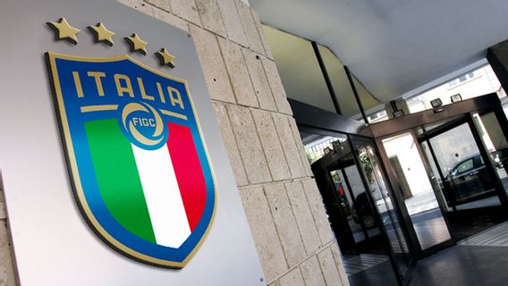 Ahli Virologi Italia Buka Suara soal Rencana Pertandingan Sepak Bola Tanpa Penonton