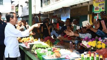 President Jokowi Review Prices Of Basic Needs At Brahrang Market Binjai