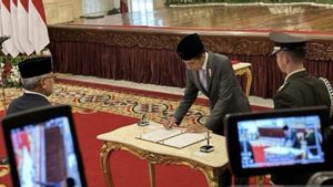 Dilantik Jokowi, Marthinus Hukom Resmi Jadi Kepala BNN