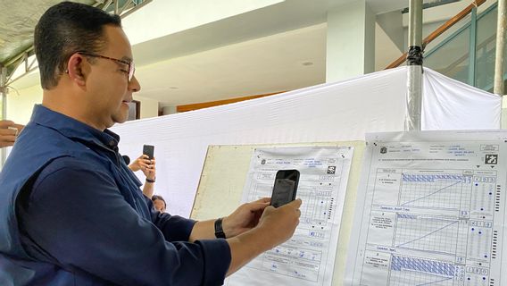 Pramono Anung-Rano Karno Menang Telak di TPS Anies Nyoblos