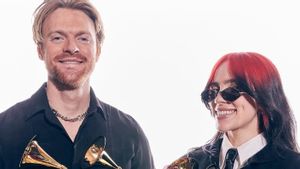 Billie Eilish Gagal Total di Grammy Awards 2025, Finneas O’Connell Ingatkan Fans Tak Berkelahi