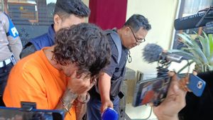 在巴厘岛紧张的奥特拉利亚外国人因拥有可卡因而受到巡逻,成为嫌疑人
