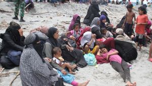 Pengungsi Rohingya yang Terdampar di Pantai Lampanah Leungah Dipindahkan ke Fasilitas Tuna Sosial Aceh