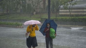 Hujan Lebat Berangin Diprakirakan Terjadi di Sebagian Besar Provinsi
