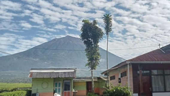 由于地震活动增加，Kerinci山攀登关闭