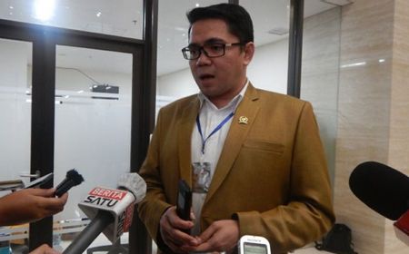 Mengenal Arteria Dahlan dan Sederet Kontroversinya