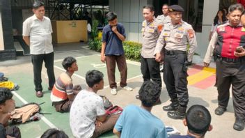 Berkerumun di Warung Samping PT. JIEP KIP Cakung, 49 Pelajar Bolos Sekolah Digelandang ke Kantor Polisi