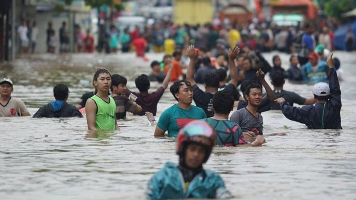 Jalan Kebon Jeruk Masih Tergenang Air dan 48 RT di Jakarta 