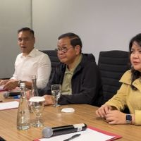 Soal Rencana Tarif KRL Berbasis NIK, Pramono Anung: Transportasi Publik Tak Boleh Bedakan Kelas 