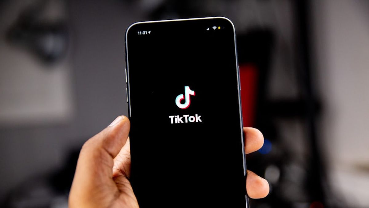 TikTok Starts Clearing And Whispering All Songs Related To Universal Music Group