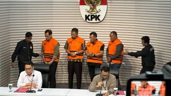 KPK Finds Money While Searching Ponorogo Regent Sugiri Sancoko's Office House